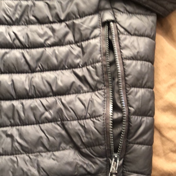 Men Quilted Regular Fit Zip-Front Puffer Jacket - Picture 7 of 8